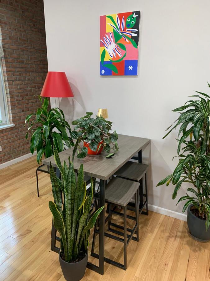 Urban Jungle Oasis In Queens! Lejlighed New York Eksteriør billede