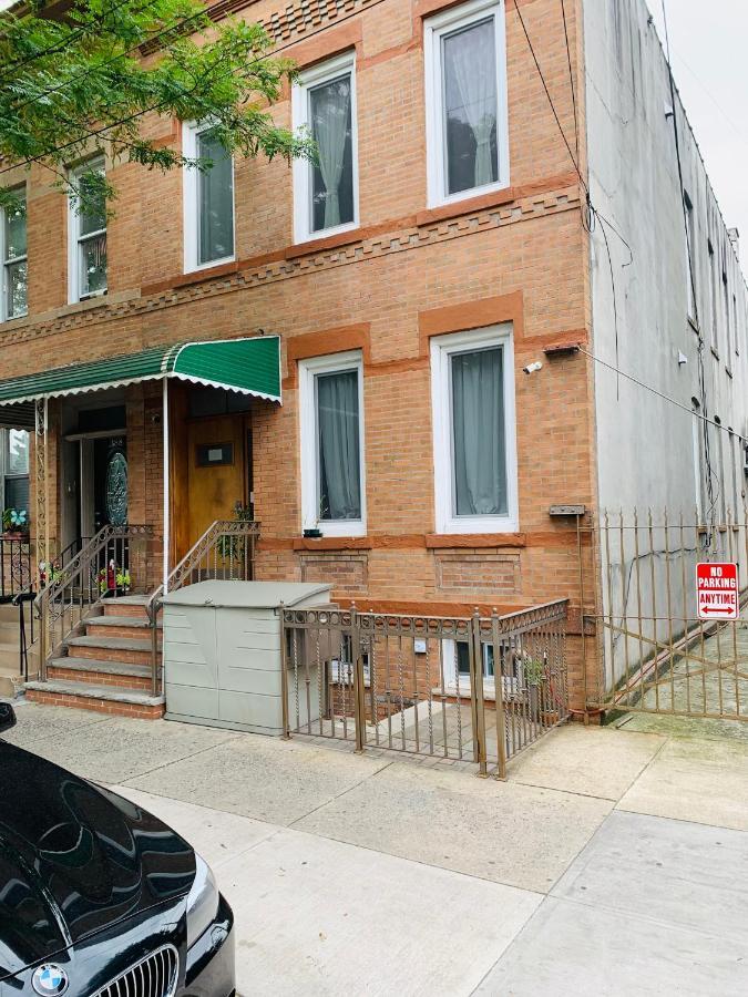 Urban Jungle Oasis In Queens! Lejlighed New York Eksteriør billede